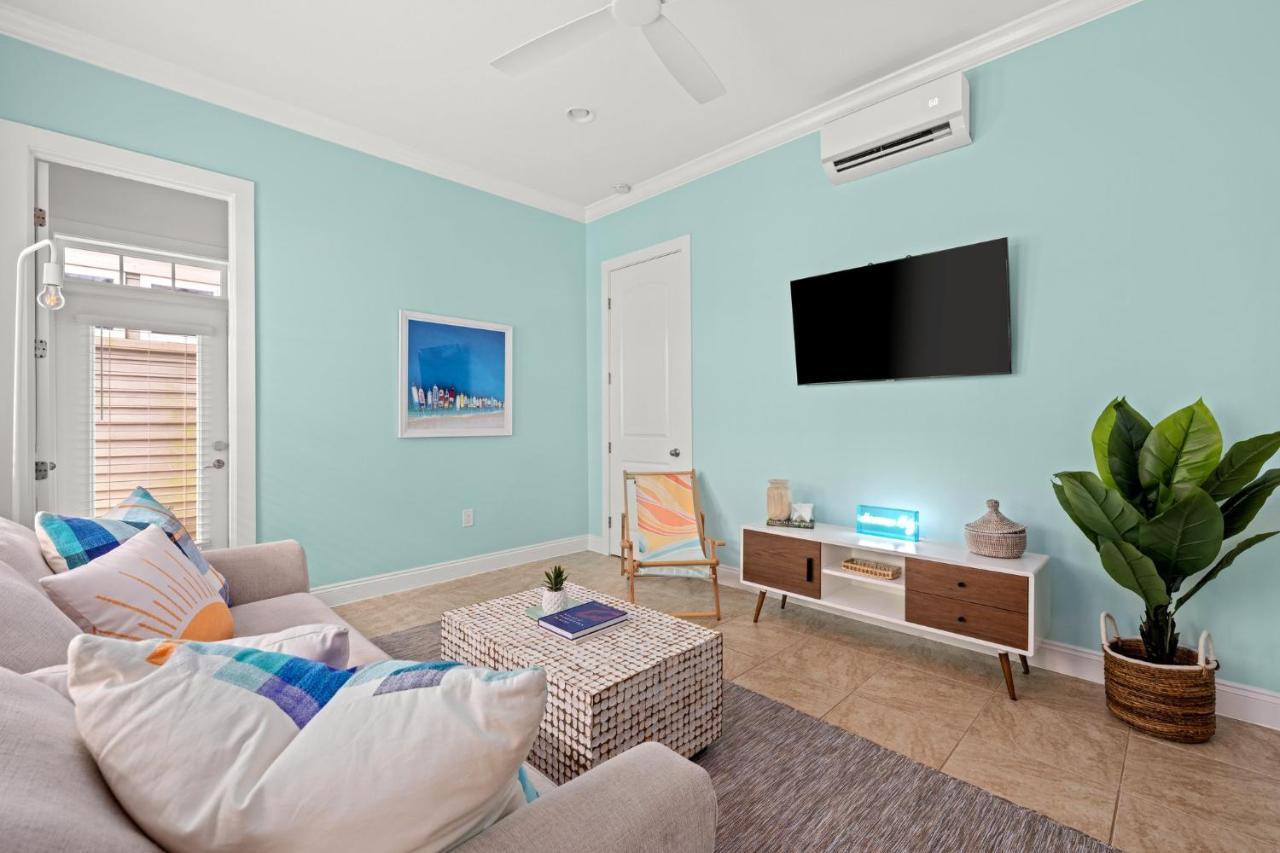 Crescent Moon Palace - A Luxury Home With Pool, Parking, Just Steps To The Beach Panama City Beach Exterior photo
