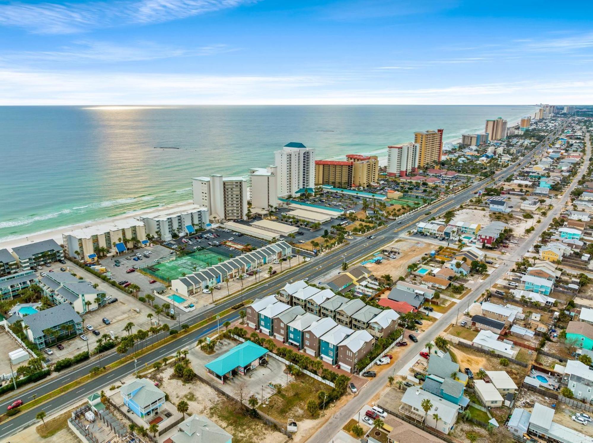 Crescent Moon Palace - A Luxury Home With Pool, Parking, Just Steps To The Beach Panama City Beach Exterior photo